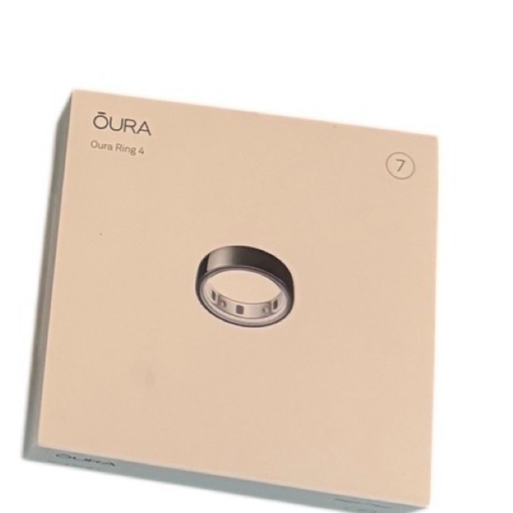 Oura Ring Gen 4 black Smart Ring ActivityTracker Charging Cable and
Adapter Set - Picture 11 of 12